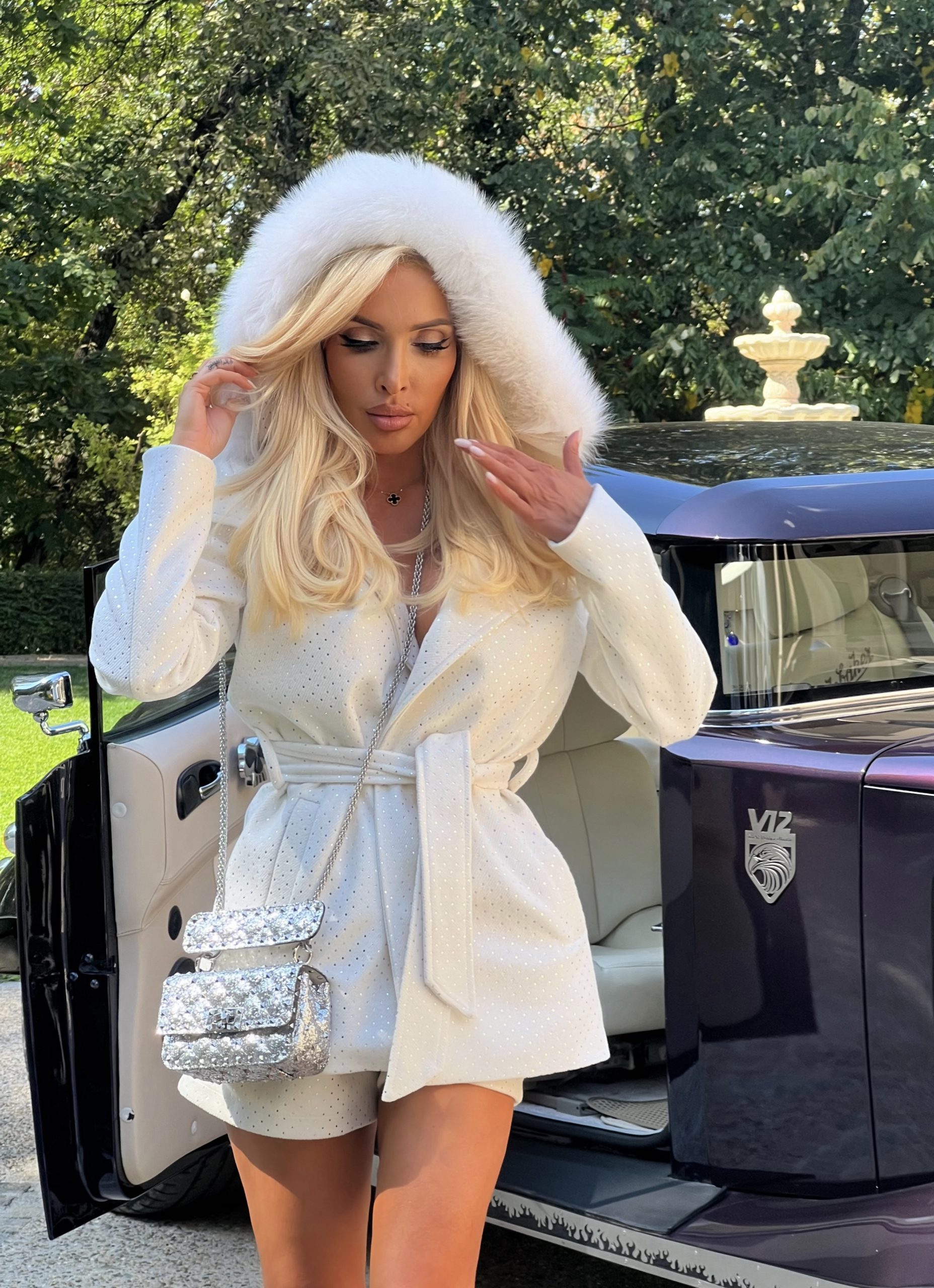 Късо Палто ”White Bijou “